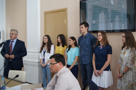 Ректор Р.К. Низамов поздравил студентов - победителей Международного конкурса IDSA2016 - на заседании Ученого совета КГАСУ
