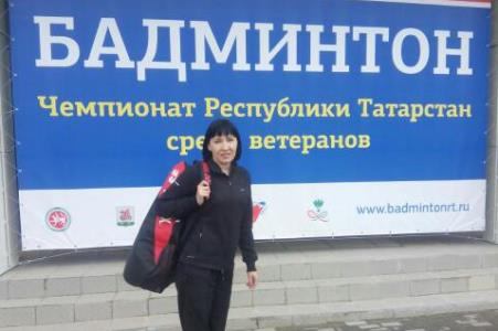 Преподаватель КГАСУ Э.Р. Мугаттарова заняла 2 место в Чемпионате Республики Татарстан по бадминтону среди ветеранов