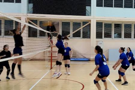 В соревнованиях КГАСУ по волейболу лучшими стали команды девушек ИС и юношей ИТС