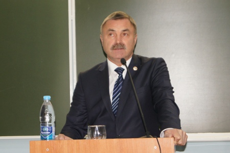 Помощник Президента Республики Татарстан Ф.М. Ханифов провел лекцию для студентов КГАСУ