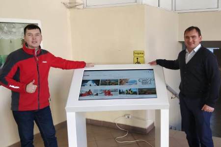 КГАСУ в рамках сотрудничества с компанией Hilti Russia передан высокотехнологичный интерактивный мультитач-стол