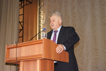 Ректор КГАСУ Р.К. Низамов выступил перед коллективом в начале нового учебного года