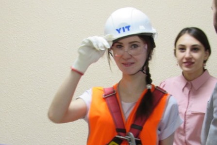 Один из ведущих девелоперов г.Казань «ЮИТ Казань» открыл кабинет по охране труда в Казанском строительном колледже